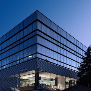 EXTERIOR WINDOW CLEANING