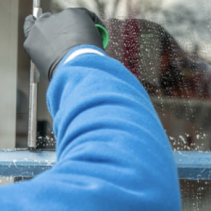 EXTERIOR WINDOW CLEANING